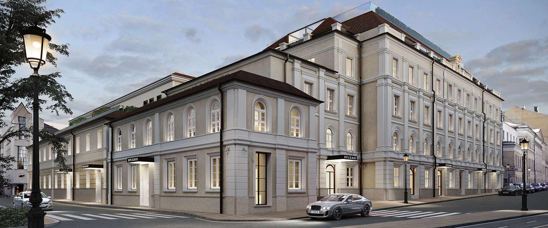 Vue de l'élévation de l'hôtel Bvlgari à Moscou avec fenêtres en bois laqué blanc