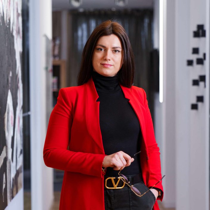 Valentina Zambelli, Commercial Department